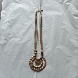 Chic Rose Gold Necklace with Gemstone Detailing